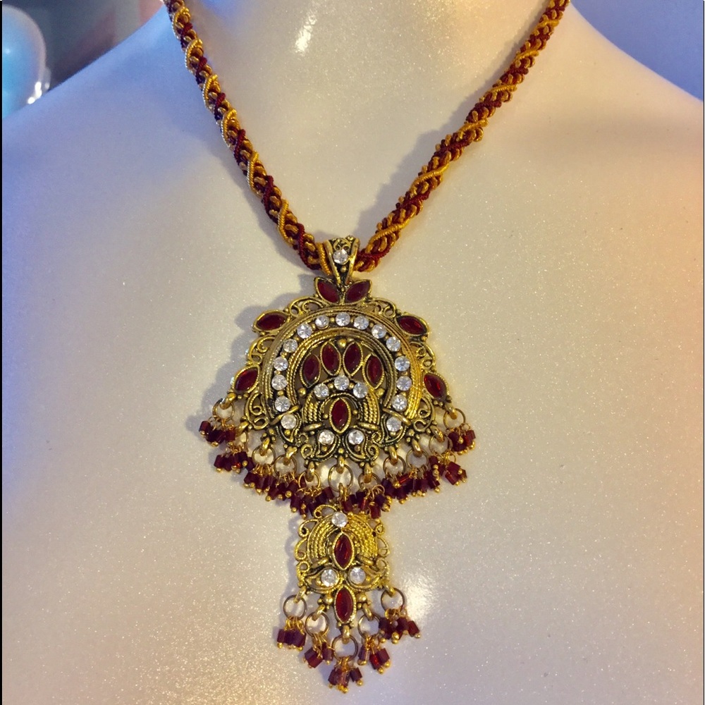 BOHO VINTAGE statement necklace ruby and goldtone